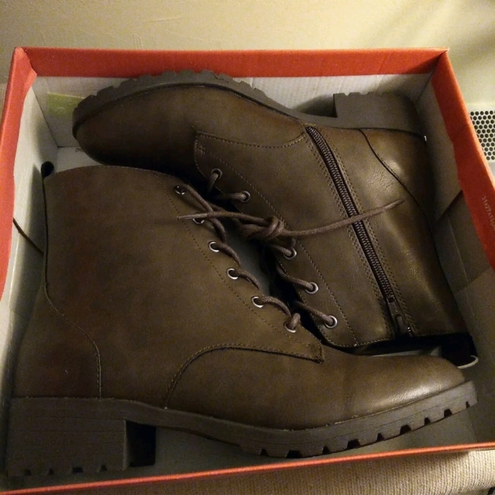 American Rag Womens Franie Leather Closed Toe Ankle Combat, Brown SM, Size 9.5 M